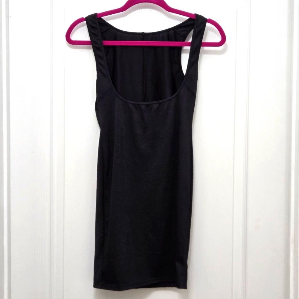 *D25771 Black Heavenly Body Shape ware